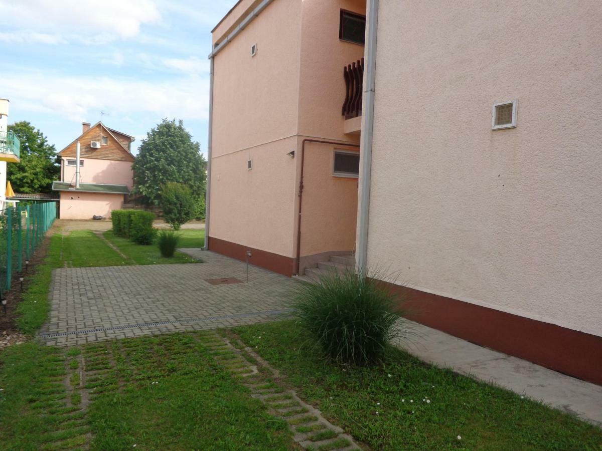 Angela Apartman Hajdúszoboszló Zewnętrze zdjęcie